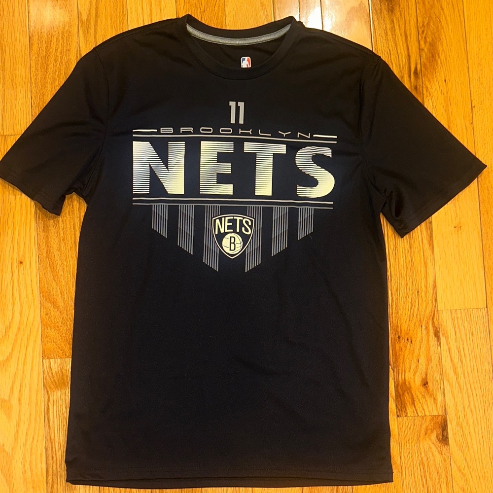 Like new ,NBA Brooklyn Nets Kyrie Irving tee size:S